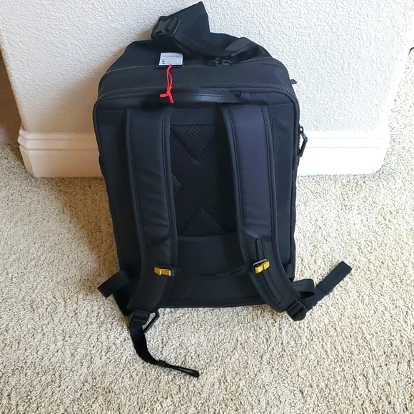 Tumi Tahoe View Splitpack Backpack Duffle Bag. - Picture 4 of 8